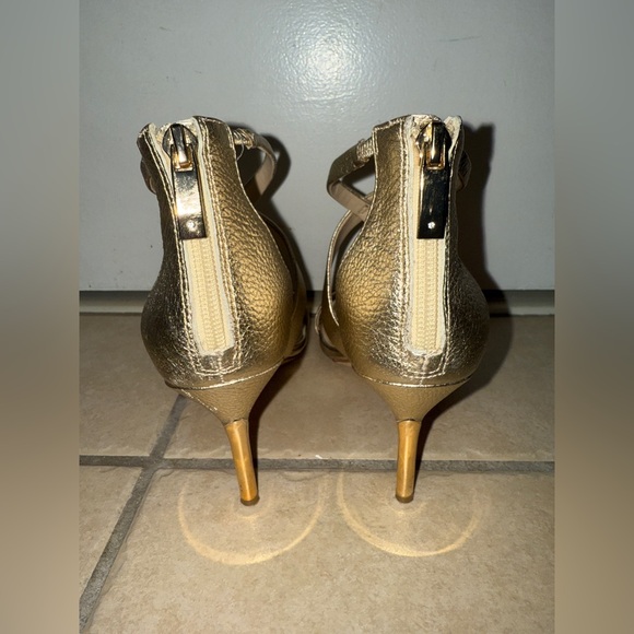 IMAGINE BY VINCE CAMUTO Gold Pascal 2 Strappy Sandal SIZE: 7.5 - Picture 4 of 7